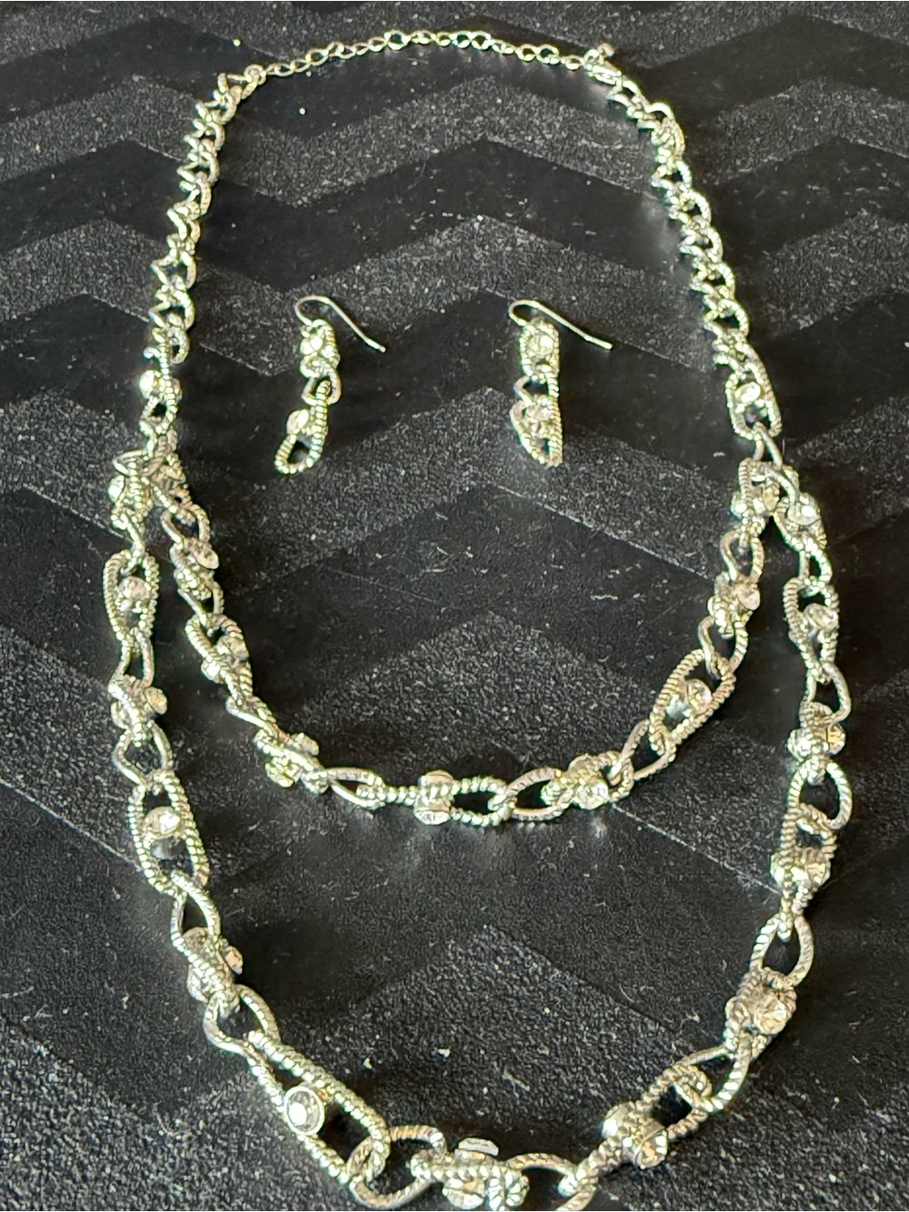 Rhinestone Link Necklace and Drop Earrings Set — Silver Sparkle